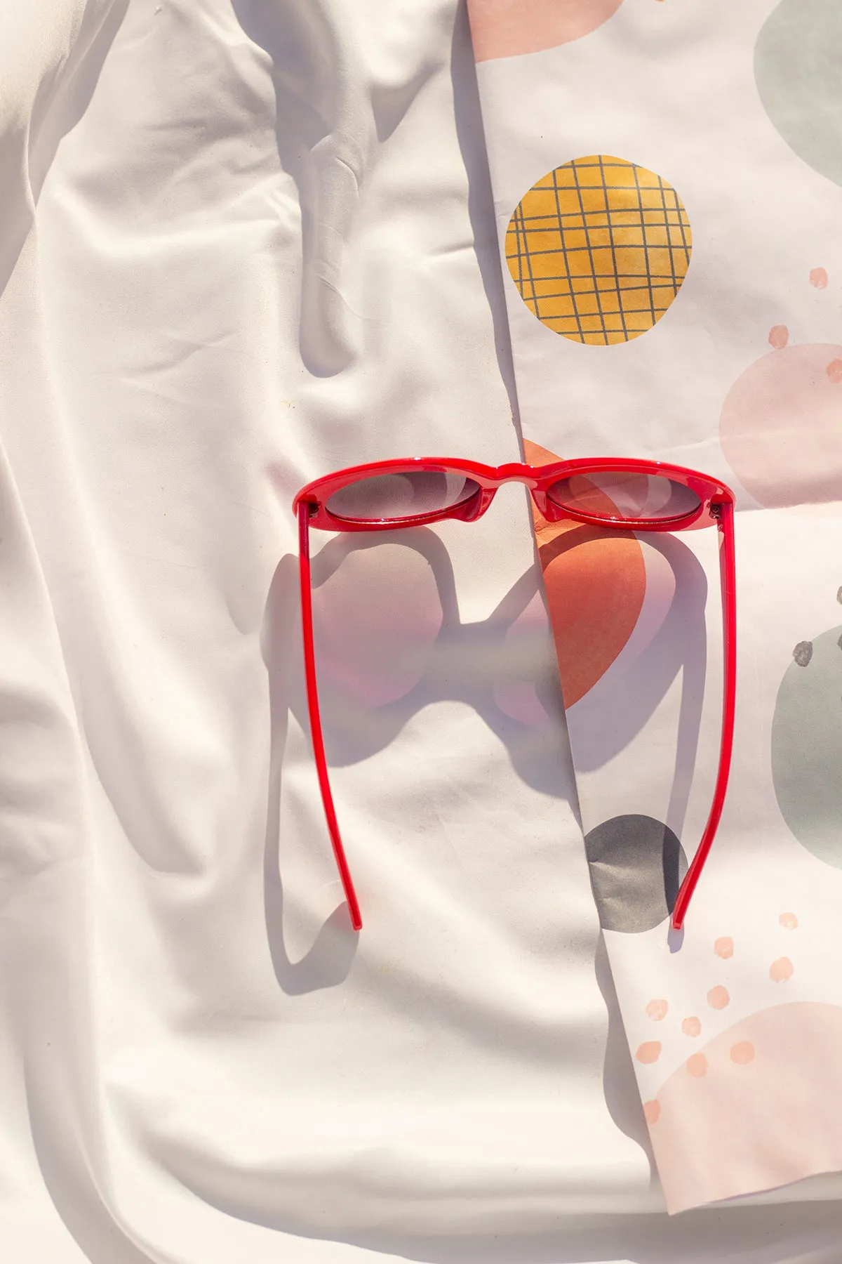 Rounded Oval Retro Style Sunglasses